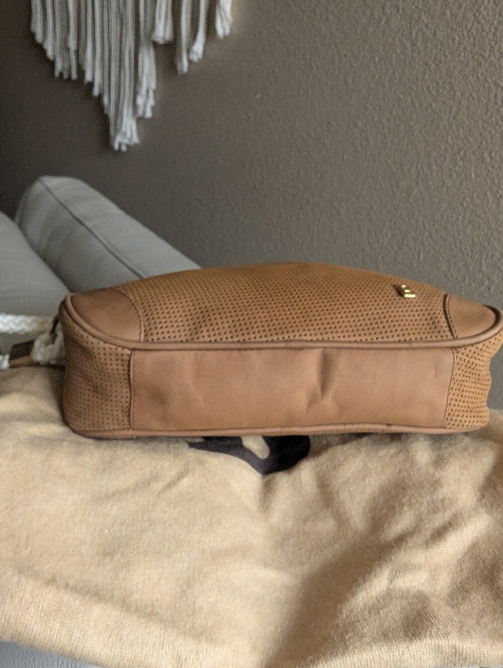 vintage Bally half-moon shoulder bag made of tan perforated suede leather - Picture 13 of 15